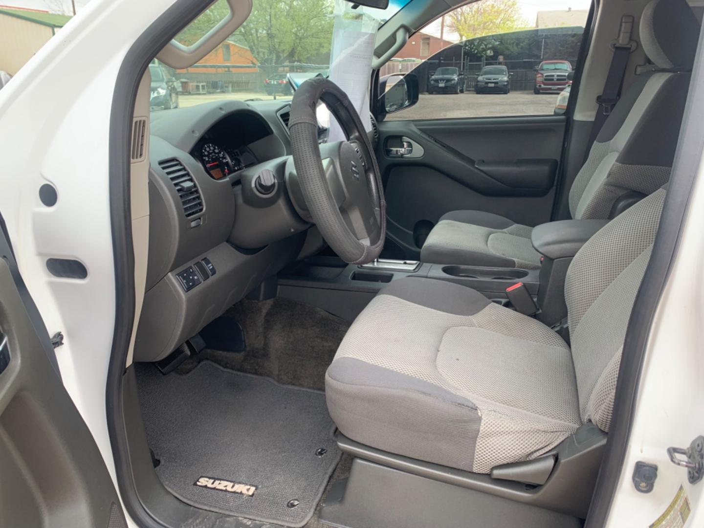 2012 White Suzuki Equator Sport Crew Cab 2WD (5Z61D0ER4CC) with an 4.0L V6 DOHC 24V engine, Automatic transmission, located at 1830 North Belt Line Road, Irving, TX, 75061, (469) 524-0199, 32.834373, -96.993584 - Photo#7